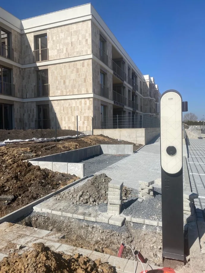 Installation of an IONT charging station, cable routing