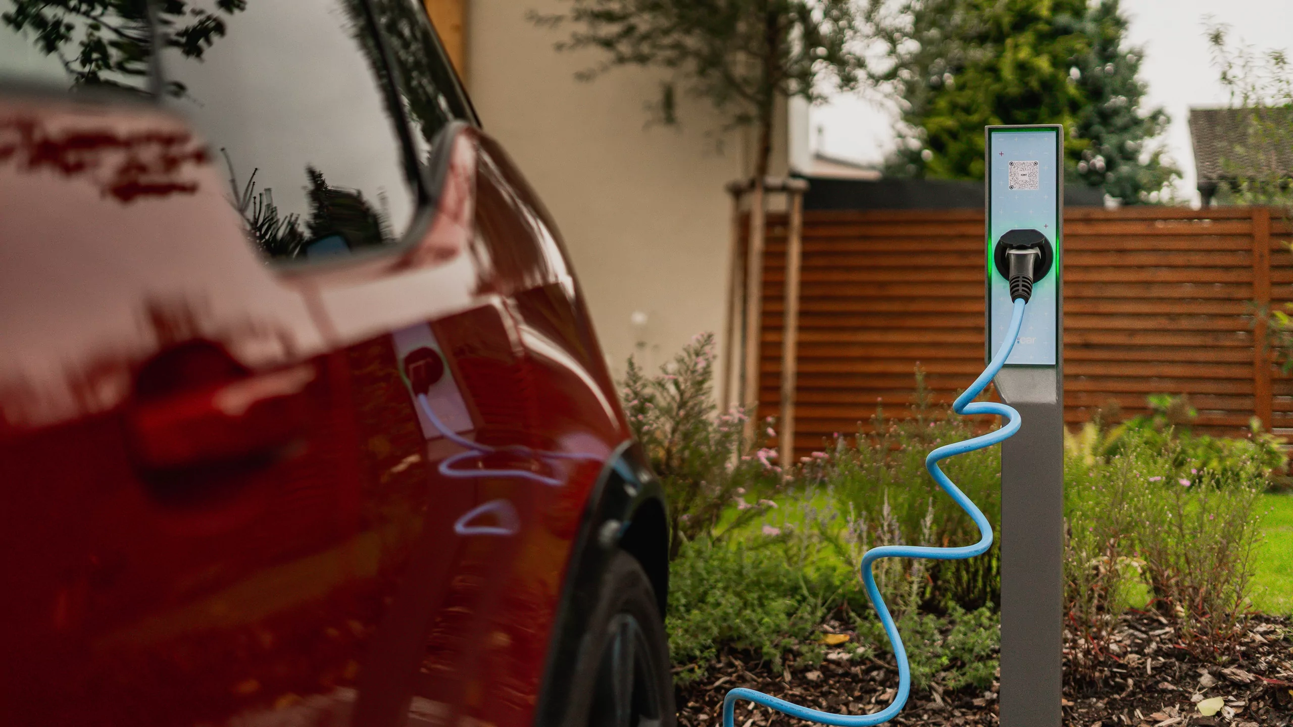 e:car MINI charging post by Czech manufacturer IONT tech