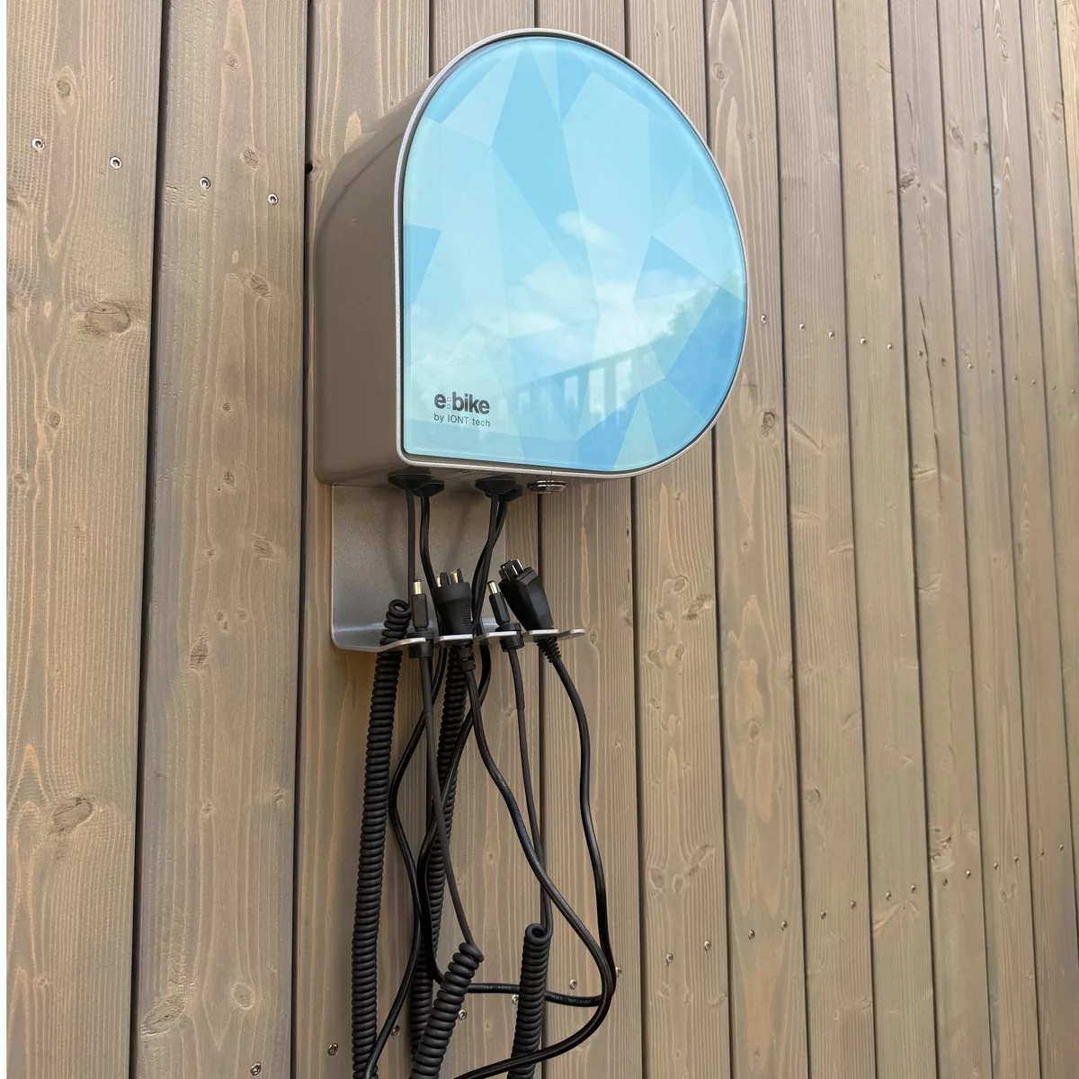 e:bike WALL – wall charger for 4 e-bikes